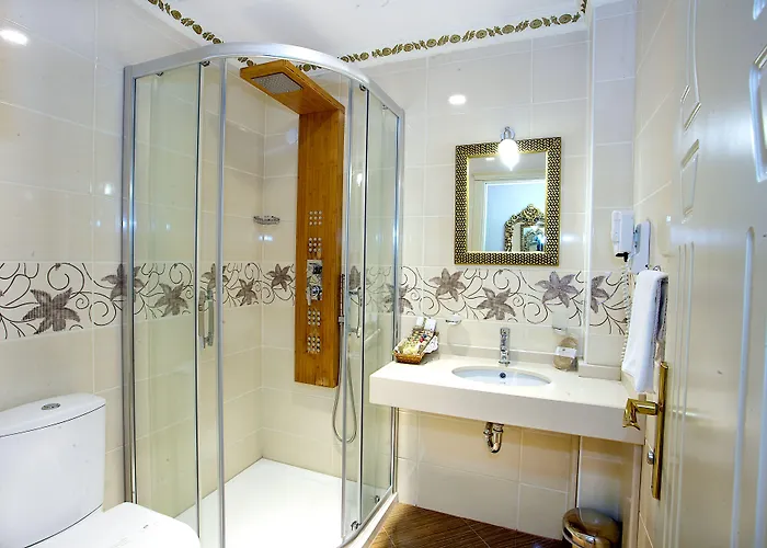 White House Hotel 4*