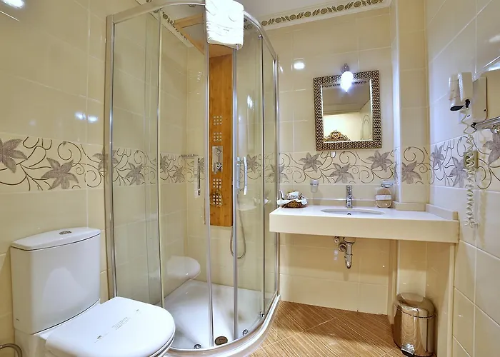 White House Hotel 4*