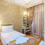 فندق وايت هاوس 4*
