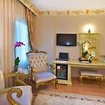 فندق وايت هاوس 4*