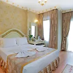 وايت هاوس فندق 4*