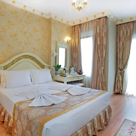 White House 4*