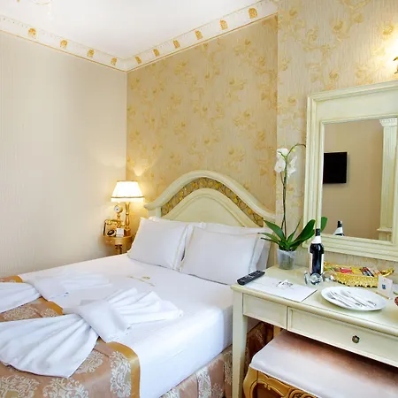 White House 4*
